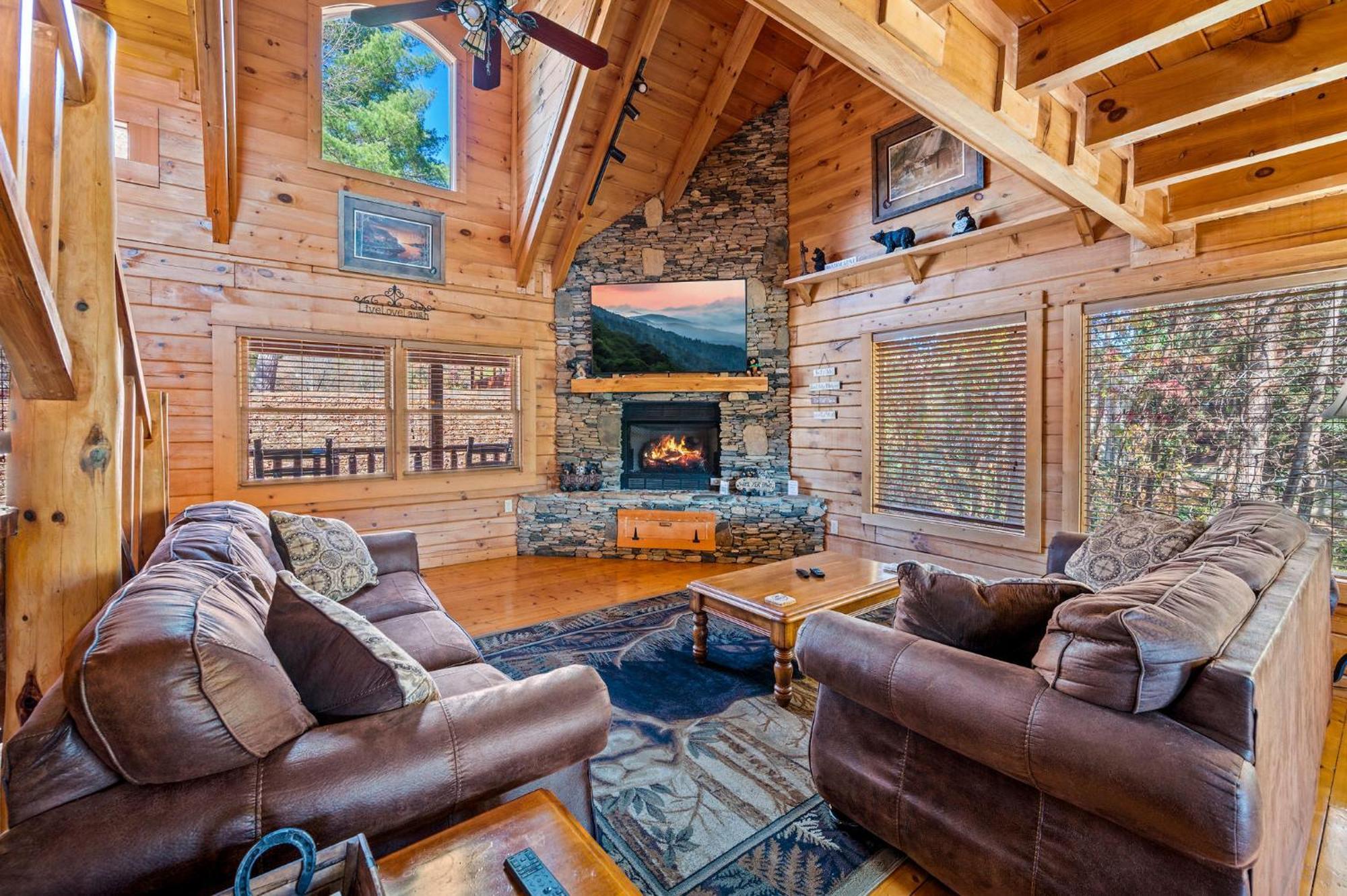 Bearfoot Pines - True Log Cabin - Wi-Fi, Hot Tub, Fishing, Deck With Views! - Mins To Pf セバービル エクステリア 写真
