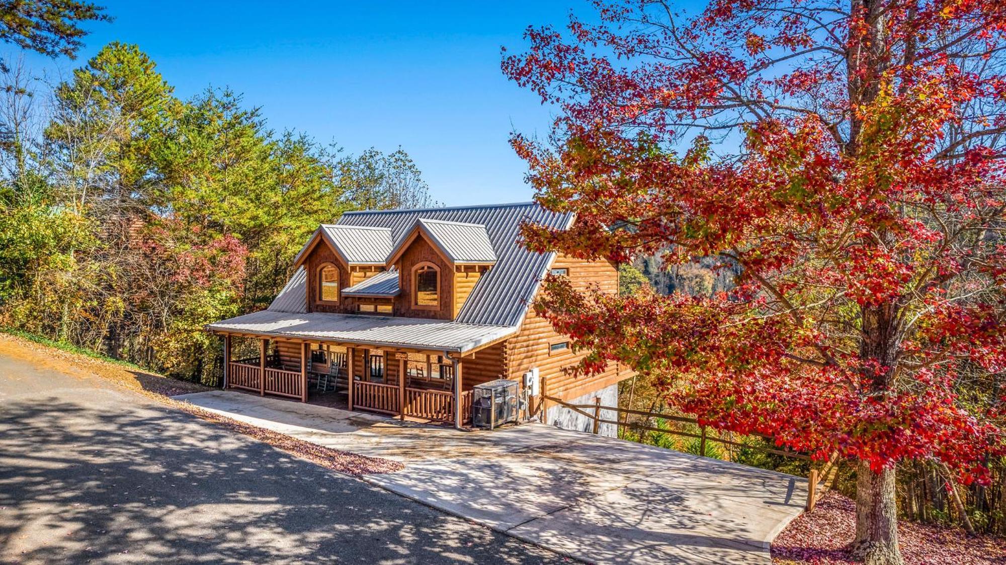 Bearfoot Pines - True Log Cabin - Wi-Fi, Hot Tub, Fishing, Deck With Views! - Mins To Pf セバービル エクステリア 写真