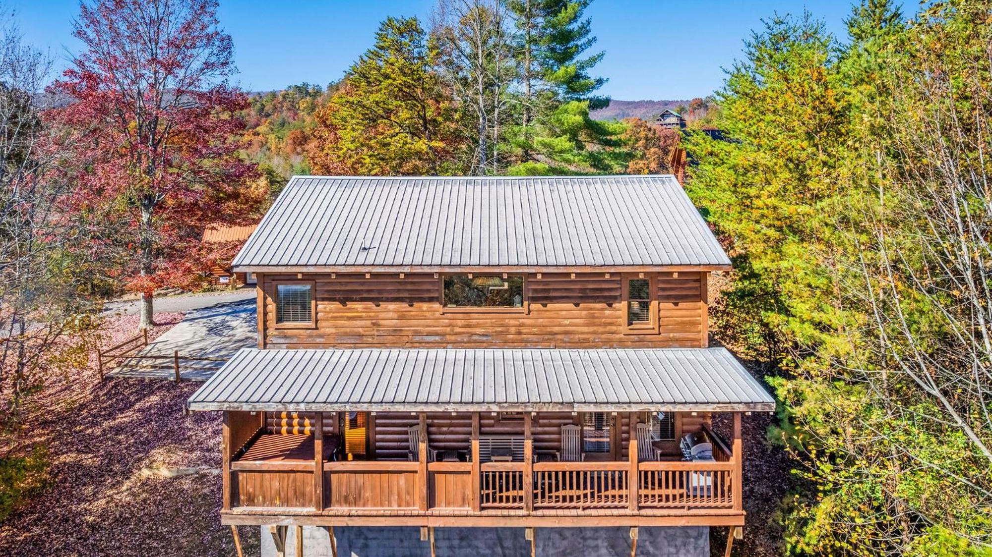 Bearfoot Pines - True Log Cabin - Wi-Fi, Hot Tub, Fishing, Deck With Views! - Mins To Pf セバービル エクステリア 写真