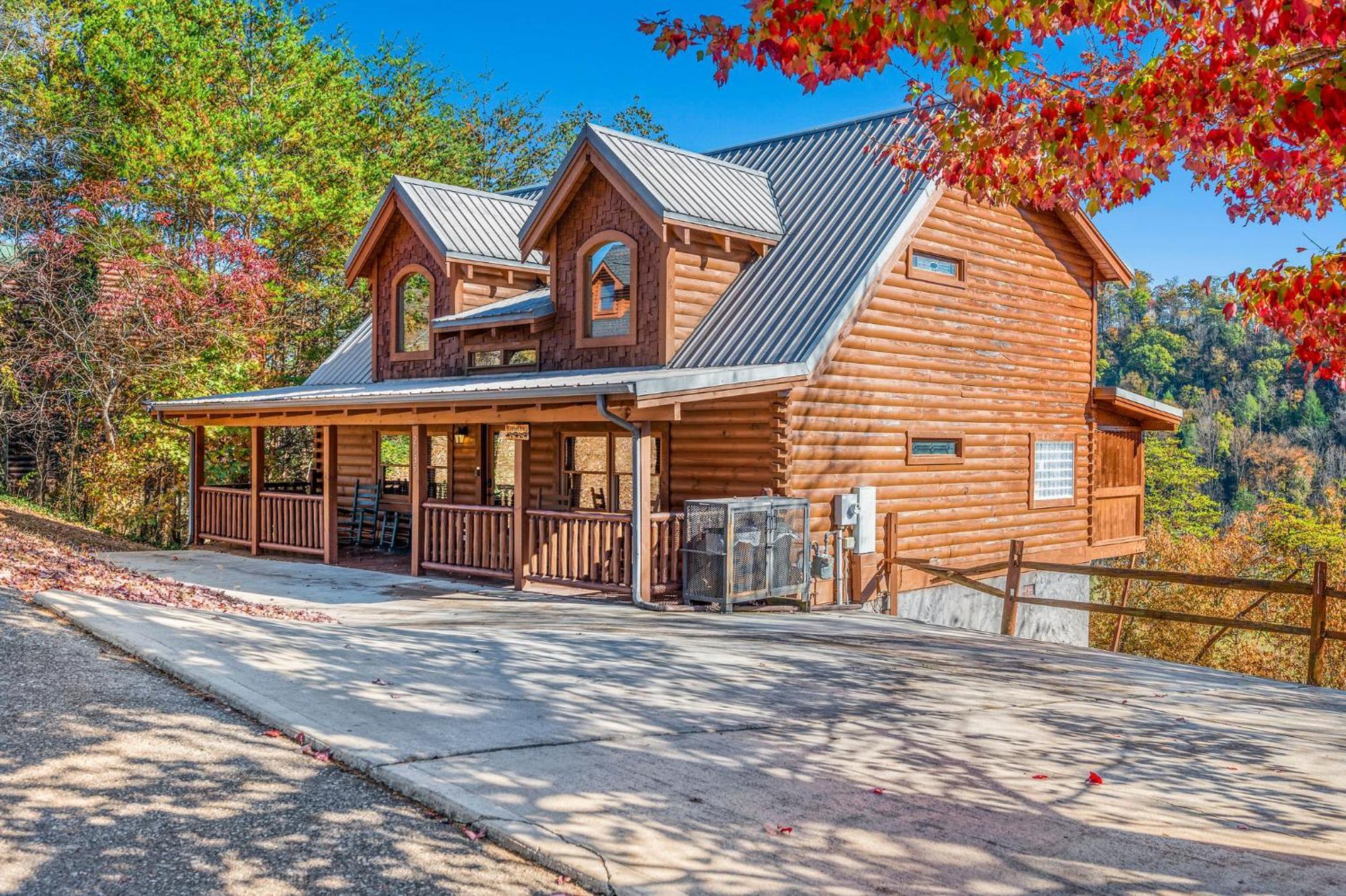 Bearfoot Pines - True Log Cabin - Wi-Fi, Hot Tub, Fishing, Deck With Views! - Mins To Pf セバービル エクステリア 写真